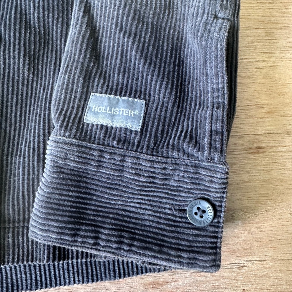 Hollister Mens Corduroy Button Down Shirt Gray Long Sleeve Pockets Medium - Picture 3 of 8